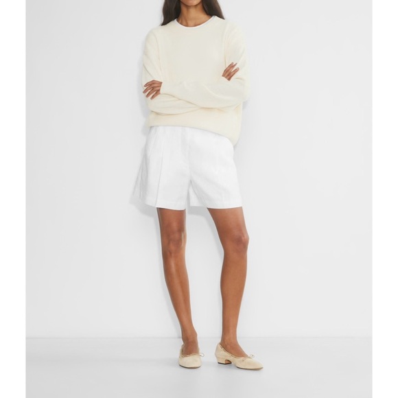 Aritzia Pants - Aritzia The Effortless Short™ Linen Mid-thigh in white, size 0